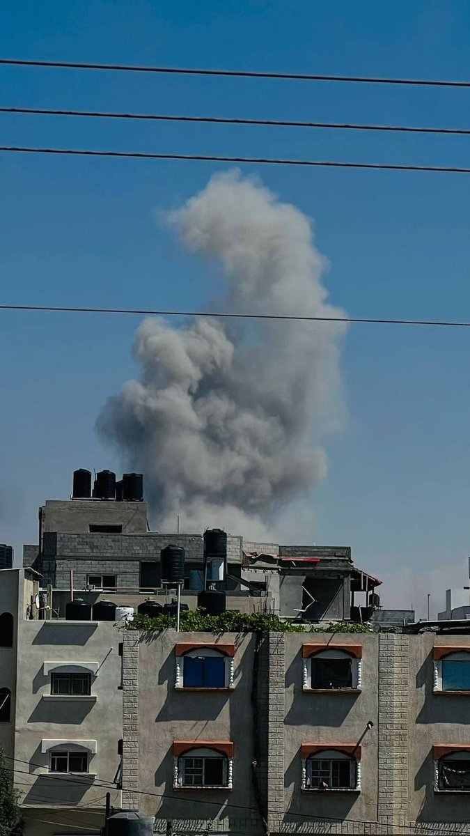 💢لحظة شن طيران الاحتلال غارة على شرق مدينة رفح.