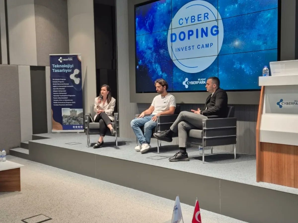 Bilkent CYBERPARK tarafından yürütülen Doping Invest Camp programı öncesinde; APY Ventures, DOMINO Ventures, Türkiye Kalkınma Fonu ve WePlay katılımıyla Doping Invest Series “Investor Talks” paneli gerçekleştirildi!🚀 Tüm katılımcılarımıza ve konuşmacılarımıza teşekkür ederiz.