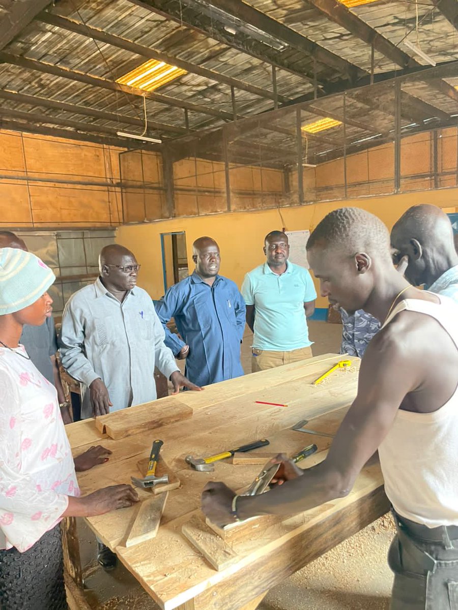@UNDPSouthSudan hosted State Ministry of Labour officials at Malakal Vocational Training Center, emphasizing commitment to youth empowerment for state and nation building. The @UNDP SEED4Youth project supported by @NLinSouthSudan, fosters employability & economic growth.
