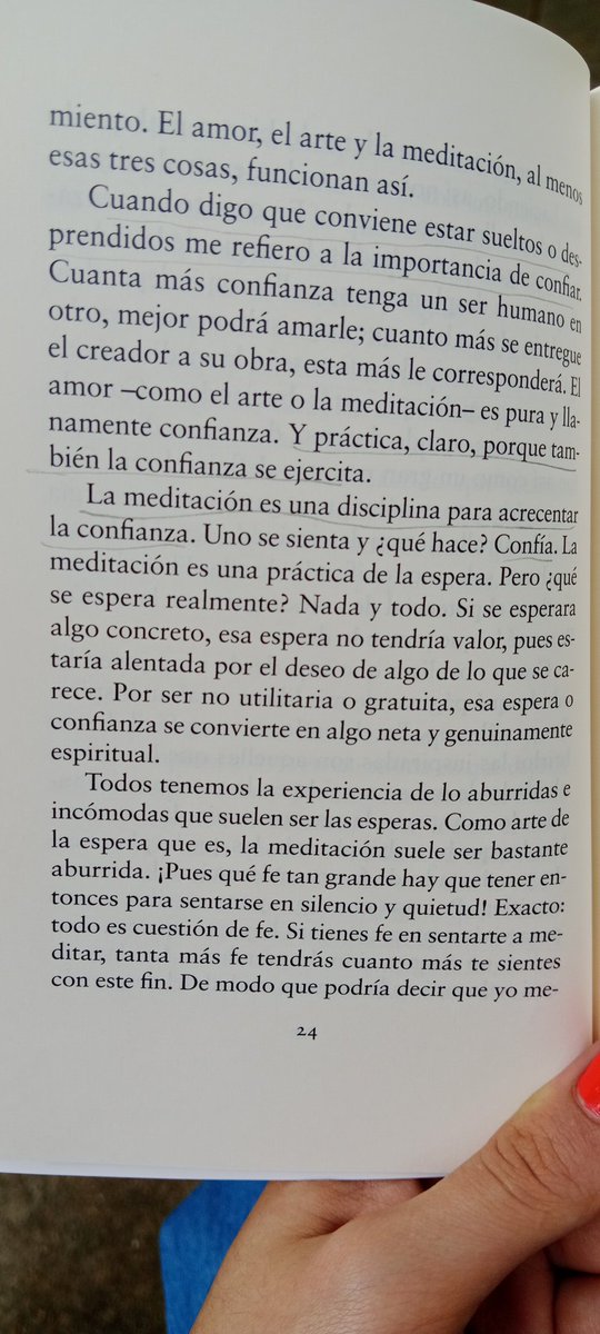 ¡Qué magnífico libro tiene Pablo d'Ors! Se me queda esta frase: 'Por eso creo que para escribir, como para vivir o para amar, no hay que apretar, sino soltar, no retener, sino desprenderse.'