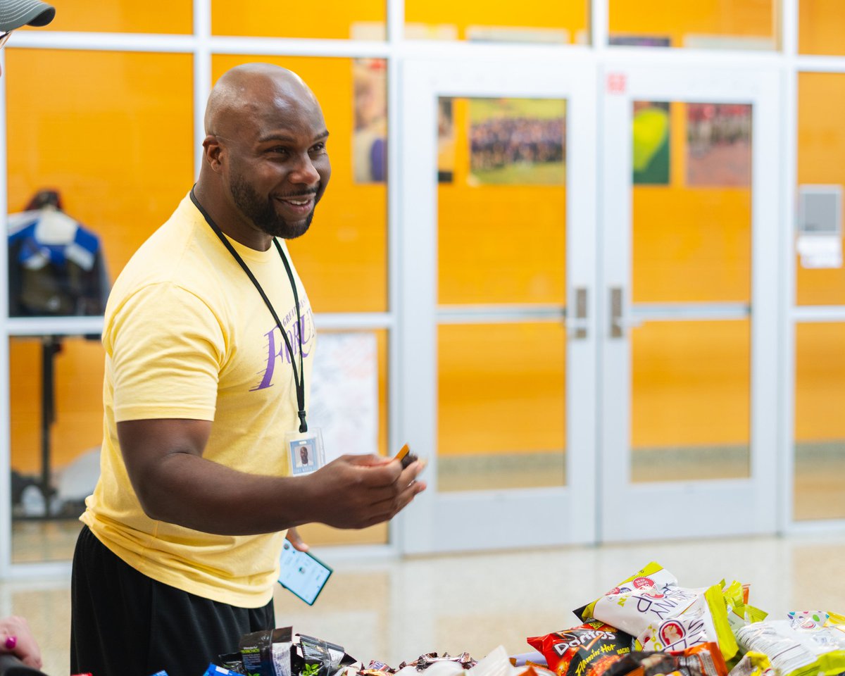 We kicked off Teacher Appreciation Week with our @lajohntwhite Owls! The LAN Team had a blast visiting classrooms with the snack cart and our friends at @edu__collective put together a great lunch for our faculty and staff! #leadershipacademynetwork #TeacherAppreciateWeek