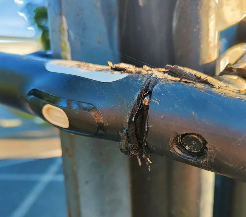 This is what defeat looks like for a bike thief.

Help spread more disappointment: We've got an angle grinder-resistant D-lock to give away. 

Link in thread 👇