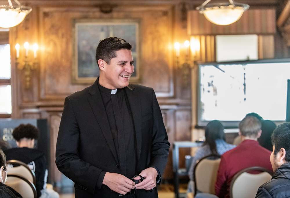 Messina College, a new two-year, associate's degree program of @BostonCollege, is designed for first-generation, low-income students. Fr. Erick Berrelleza, SJ, the new college's dean says the effort 'brings us back to our roots as an institution.' ow.ly/zueC50RytFy