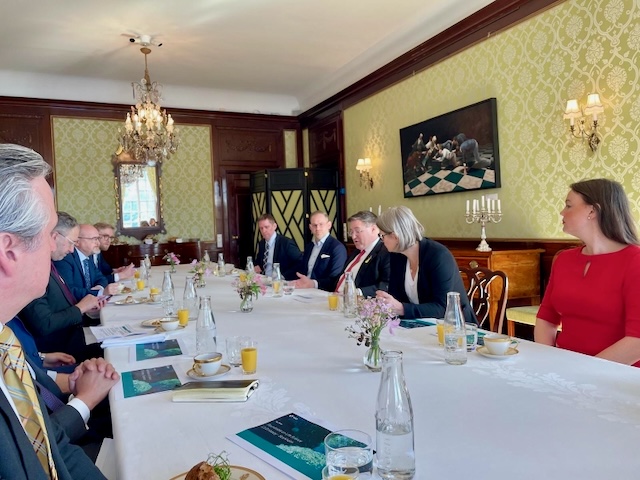 Started the morning with a fascinating roundtable discussion with Director General for Trade @PHjelmborn, @MSDEurope, @PfizerSverige, @MorganStanley, and industry associations, on driving greater investment and optimization in Swedish life sciences.  As precision medicine and