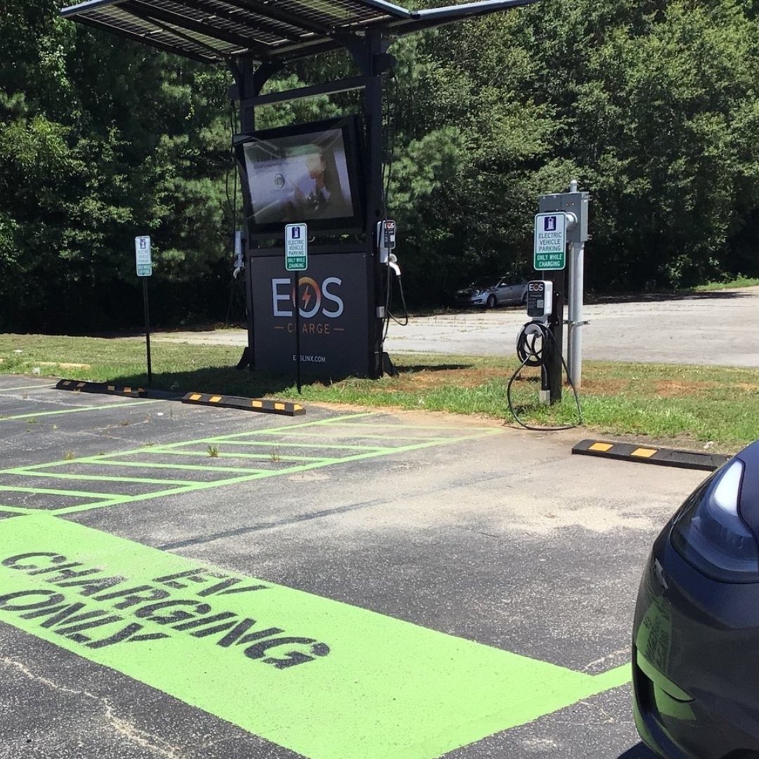 Charge your EV on your way to work! EV Charging is Live in Carnesville, GA at the Piggly Wiggly Xpress (9205 Lavonia Road)! #EVCharging, #electricvehicle #Chargingnetworks #Charging #evcharginginfrastructure #FutureDriven #EVs @screenverse @DriveElectricGA
