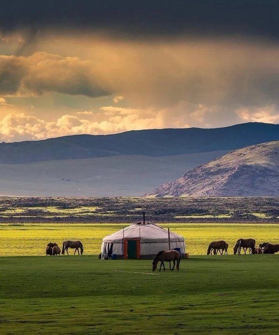 ötükeni gezmek baht olsun,
bahtı güzel olana sevdiğiyle ötükeni gezmek nasip olsun