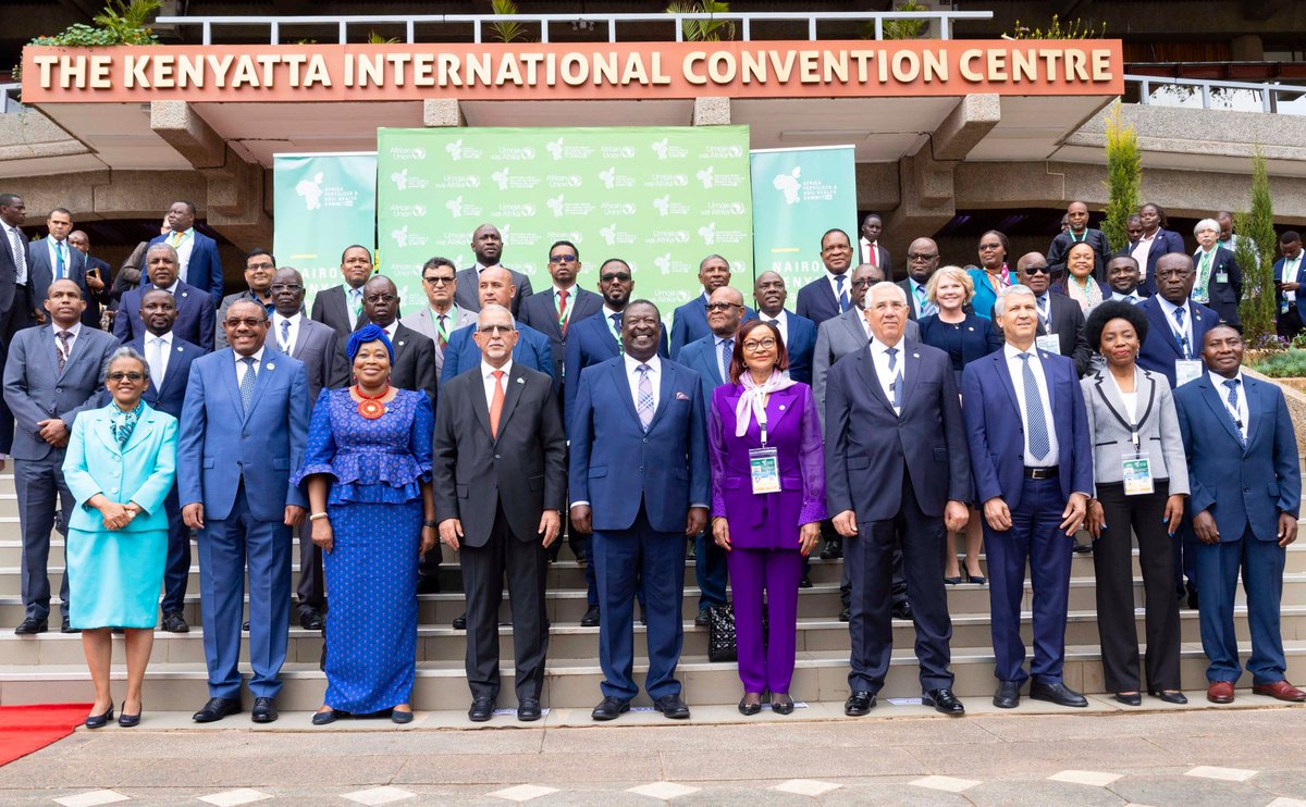 Today in Nairobi, Kenya, Hon. @Ilde_Musafiri addressed the Agriculture Ministers Council on Africa Fertilizer and Soil Health Summit Declaration.He highlighted key commitments from Rwanda, including tripling production and use of fertilizers & rolling out conservation agriculture