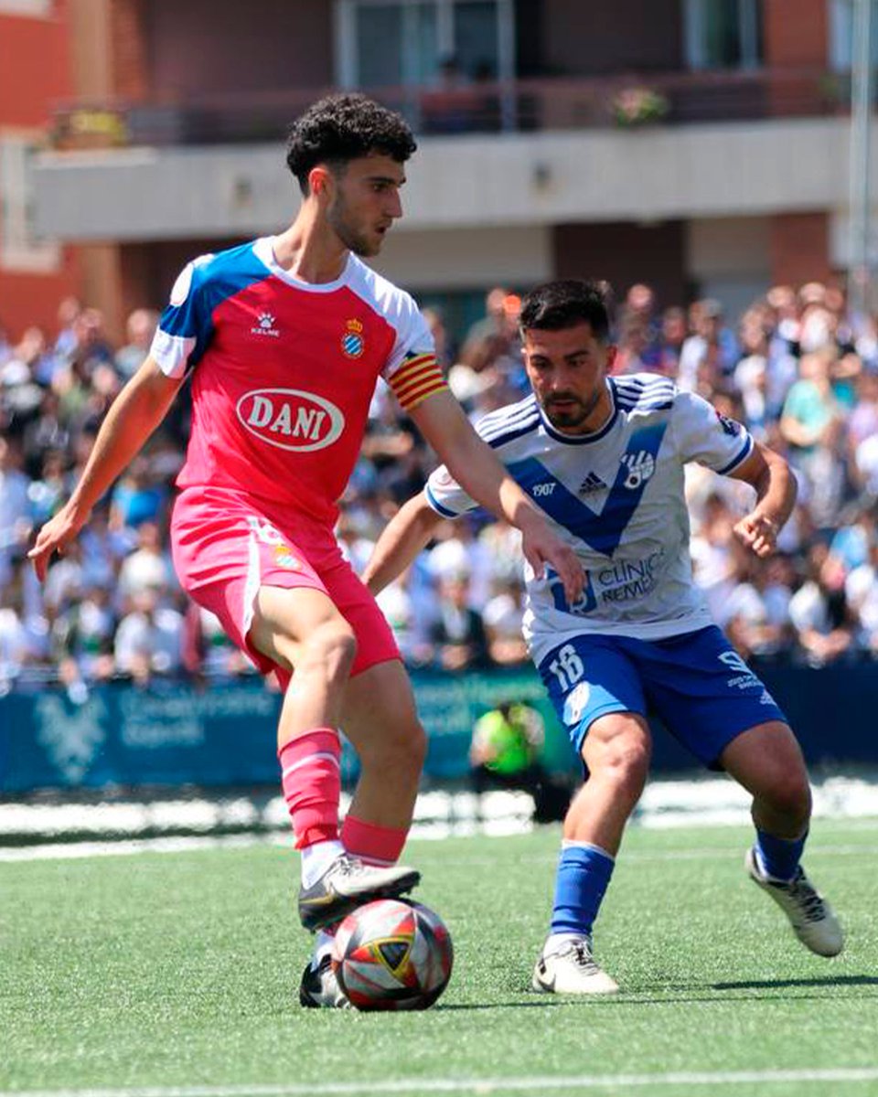 EUROPA 6 - ESPANYOL B 0
Ridículo del filial que despide la temporada de la peor manera posible ante unrival en su casa que se jugaba el ascenso y los nuestros nada. Aún así no se pueden dejar ir en un partido de esta forma. #rcdeB #fororcdespanyol #RCDE