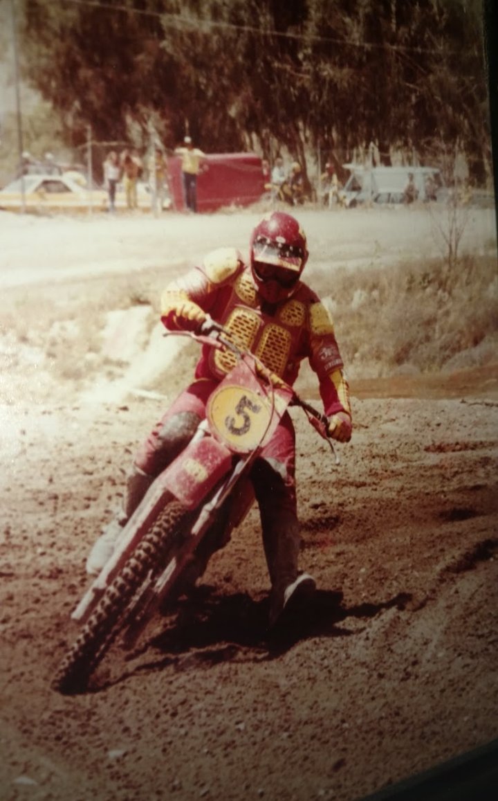 MotoXXX203's tweet image. #Maico #IndianDunes #Motocross #VintageMotocross 
Maico Breako Big Mistakeo
NOT 
😂