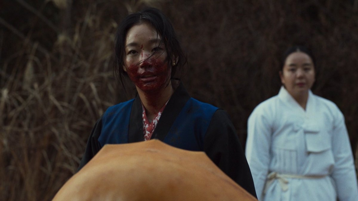 Watched #Exhuma in theatres and absolutely loved it. A thriller that combines the Korean folk lore with supernatural and horror elements.

Very engaging storyline and amazinf performances specially by #ChoiMinSik & #KimGoeun 

A Must Watch