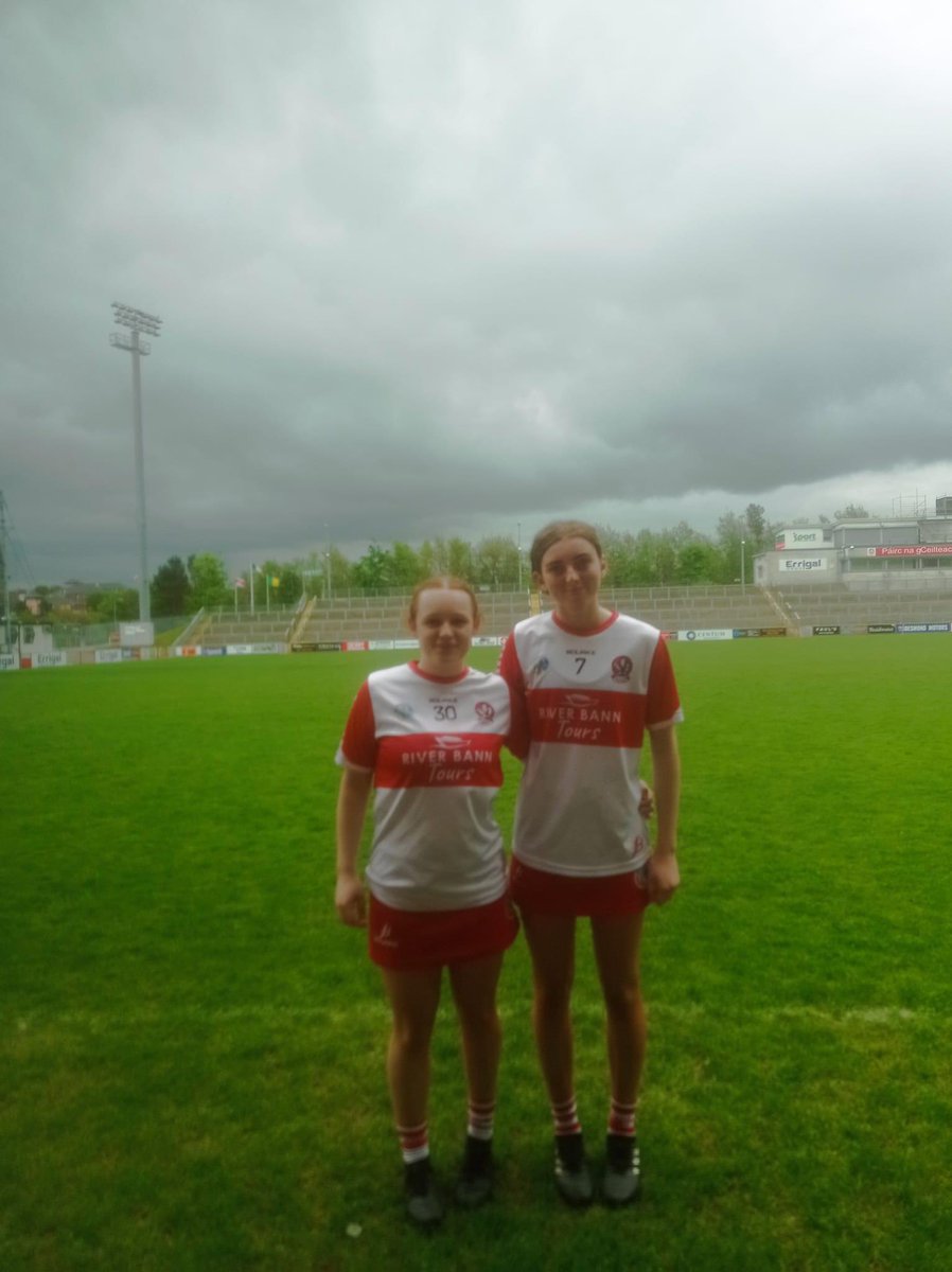 Hannah Drinan and Ava McIntyre who were playing for Derry U16 camogs today that beat Offaly at Celtic Park. Maith sibh a chailíní - representing club and county 💚🤍🖤