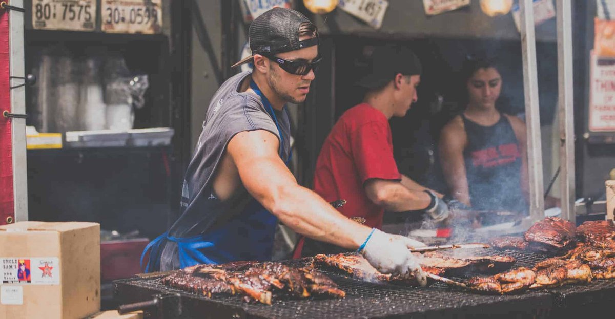 🔥🥣 Savor the flavors of Parker's Fresh Brunswick Stew, Greenville, NC! 🌶️🍖 A vegetarian delight that complements their BBQ perfectly. #StewSensation #GreenvilleEats rfr.bz/tlas9es