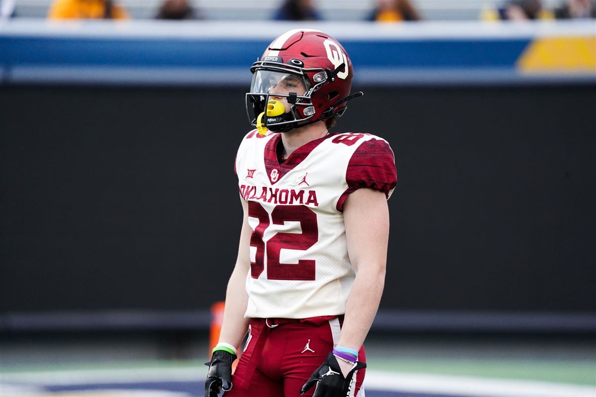 WR Gavin Freeman Has Announced His Commitment To Oklahoma State University

Freeman Had 23 Rec, 141 Yds, & TD For Oklahoma Over The Past 2 Seasons

#GoPokes #DAT #GoCFB #BoomerSooner @TheGavinFreeman