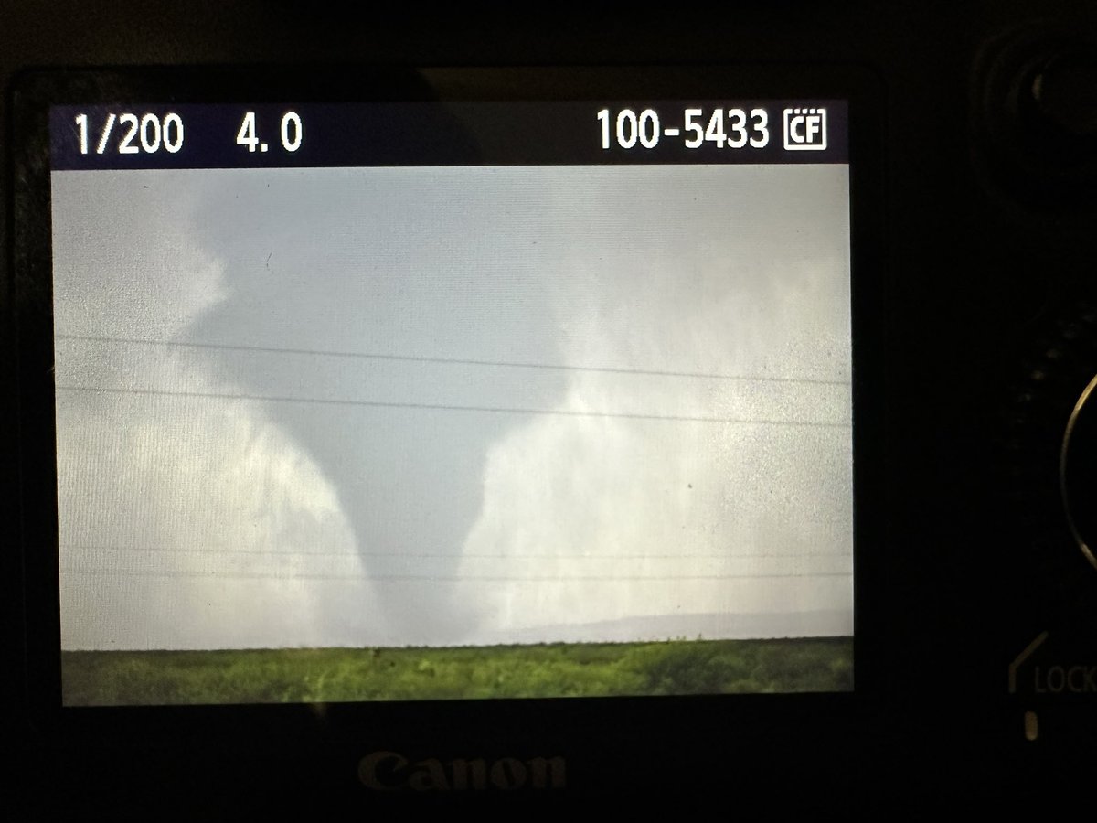 Back of the DSLR pic of yesterday’s tornado #1 southeast of Ft. Stockton, TX. 5/4/2024. Tornado began at 4:03 CDT. Ended approximately 4:36. @NWSMidland @MatthewHaynie4 @jevansweaver #txwx