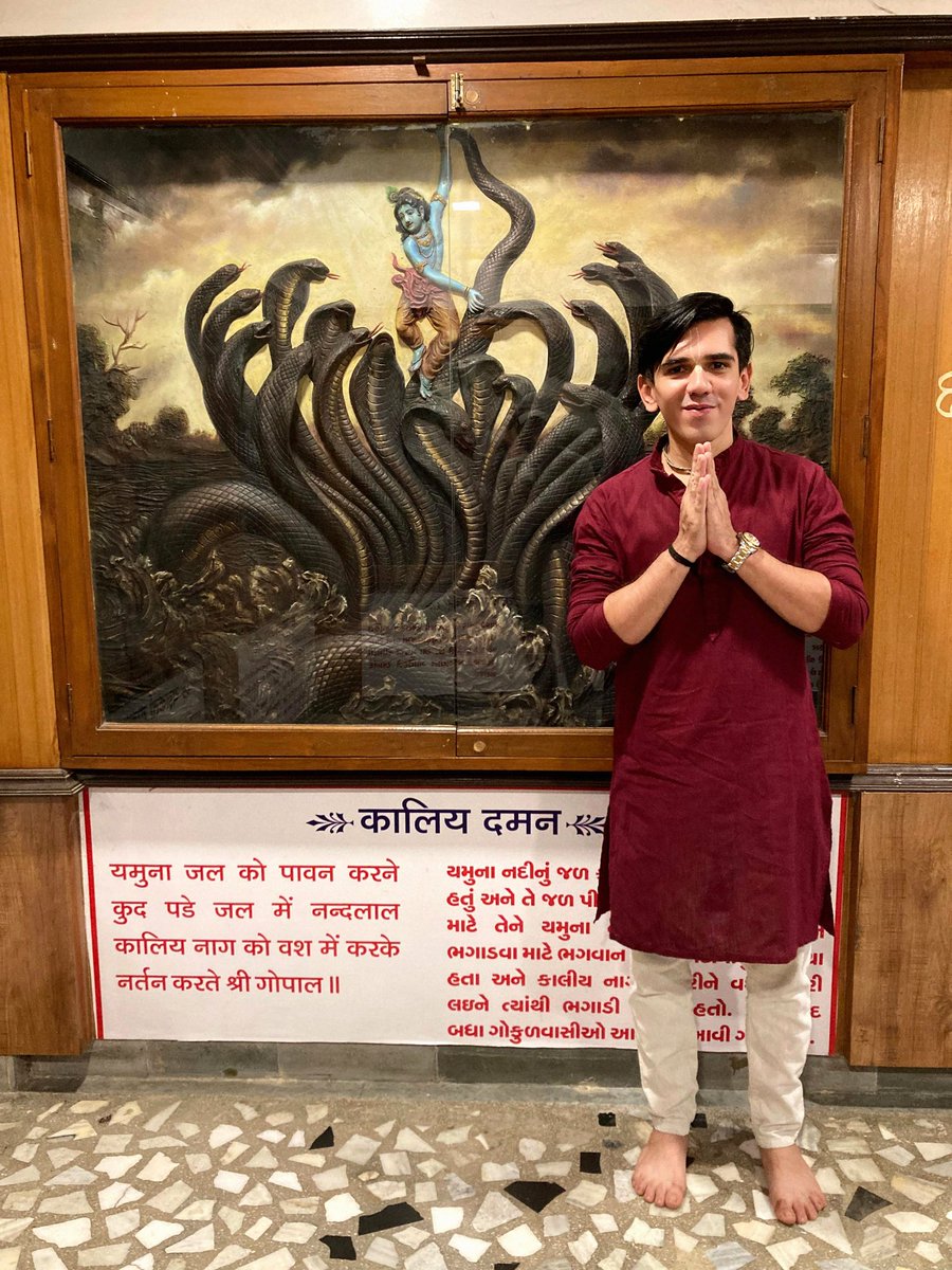 सुनो मेरे कृष्ण कन्हैया तुम हो मेरे मन के साथी 🙏🏻🪈🦚💫❤️

#krishna #radha #blessed #temple #blessings #traditional #lookoftheday #god #love #trust #newpost #viral #photography #surat #iskcon