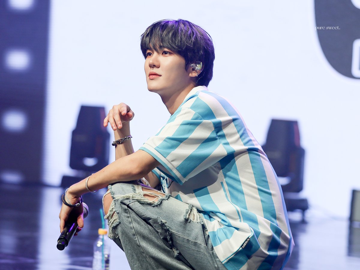 PureSweet6's tweet photo. 230722 서울 팬미 FanCam 🐶🎂

인간 강아쥬
이환희🥹💞

#업텐션 #UP10TION 
#HWANHEE #환희 #이환희 
#환희는_질_수_없지 
#Love_Winner_Hwanhee

Translate post https://t.co/SJLjL736C6