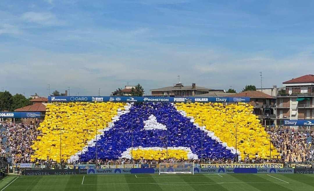 Parma - Cremonese #CurvaNord #Parma #BoysParma #ultras #ParmaCremonese Parme promu en Serie A (05.05.24)