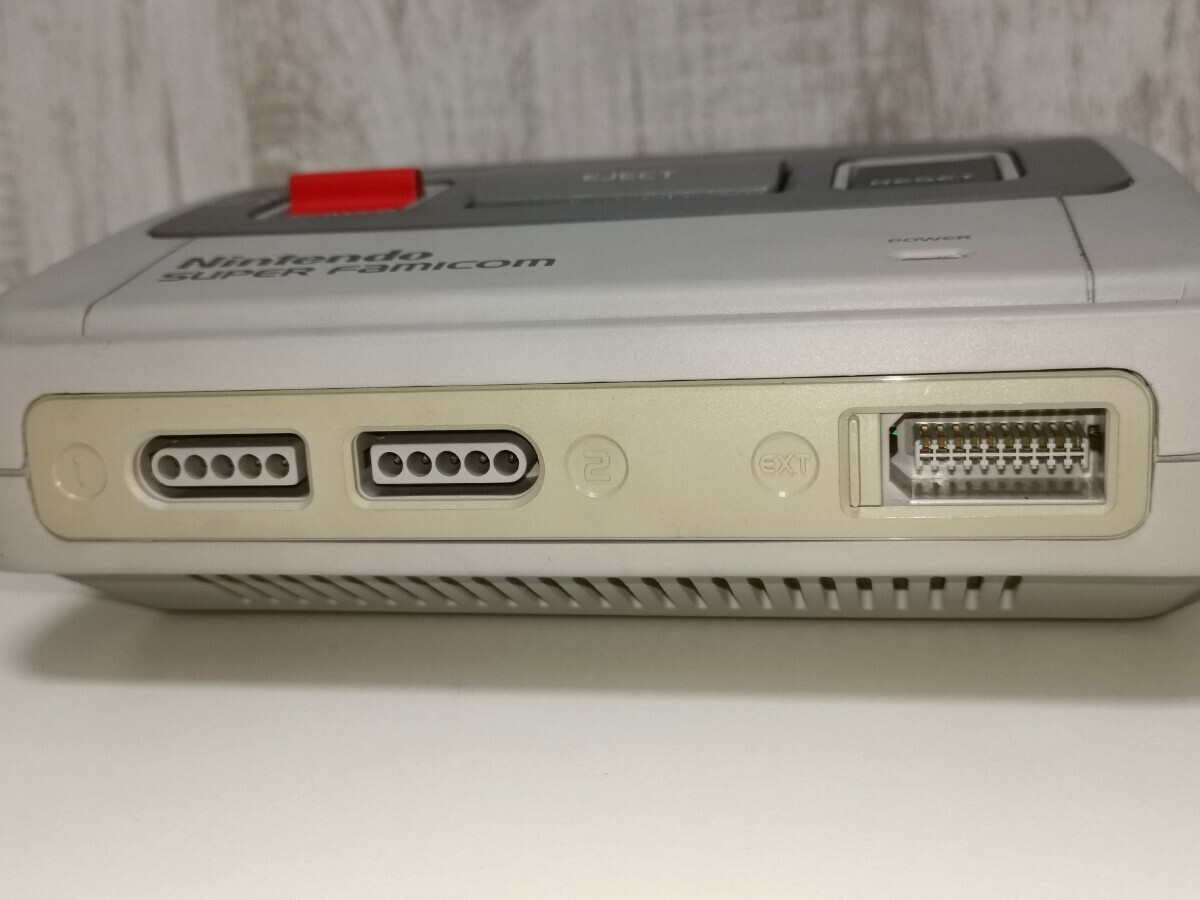 An alleged Super Famicom prototype believed to have been produced in 1989 is currently up for auction.
fromjapan.co.jp/japan/fr/aucti…