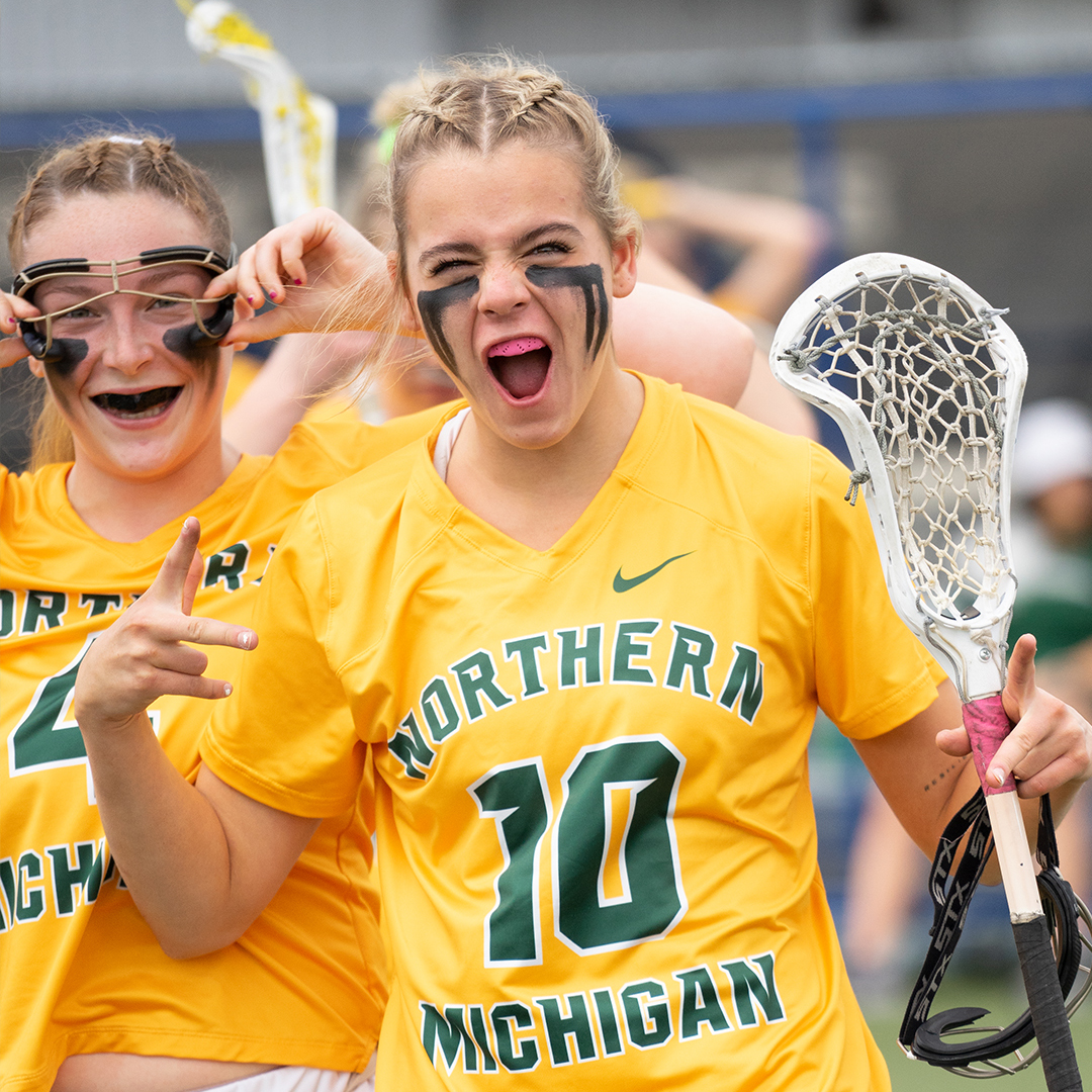 nmuwlax tweet picture