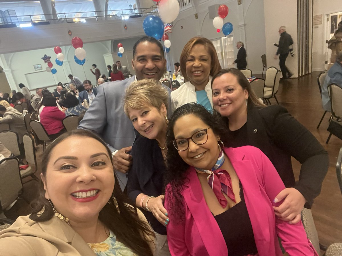 Always a great morning @SenJackReed May Breakfast! Thank you for your leadership and support to our State Senator- we lucky to have you 🙌🏼 ♥️👇🏼