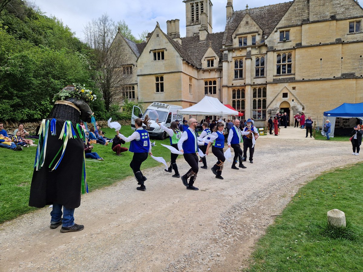 Went and did more Morrising today! There were cows. (And steampunks). #MorrisDancing #WoodchesterMansion #GloucestershireSteampunks