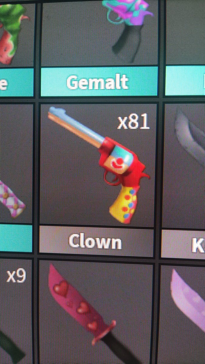 If you have clown guns I collect them and I can have them for free💫 #mm2 #trading #Clown @NikilisRBX #Roblox @Roblox