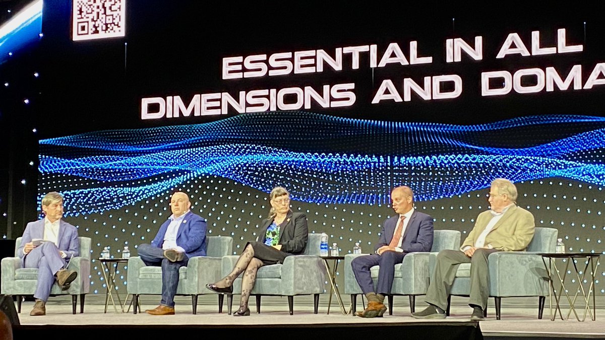 Human Dynamics section head @ccgeographer moderating an intriguing panel: PNT beyond GPS at #GEOINT24