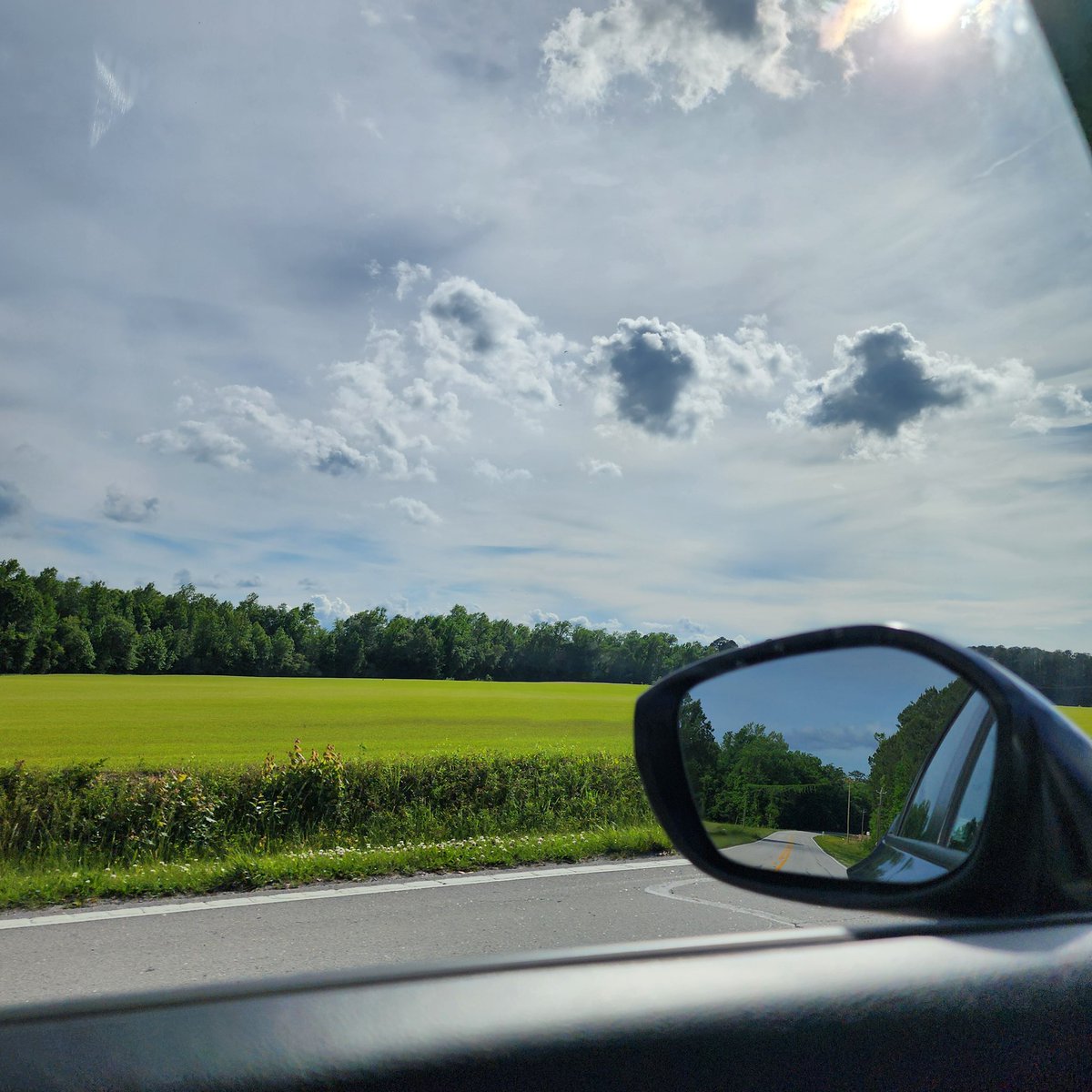 Christi27862642's tweet image. Life happens- and it is HEAVY sometimes...

We must learn to recalibrate ourselves back to center... so we can absorb the light despite the darkness. 

To shift from focusing on the problem... into focusing on the solutions.

Sending you so much love! xoxo

Namaste☀️

#selfcare