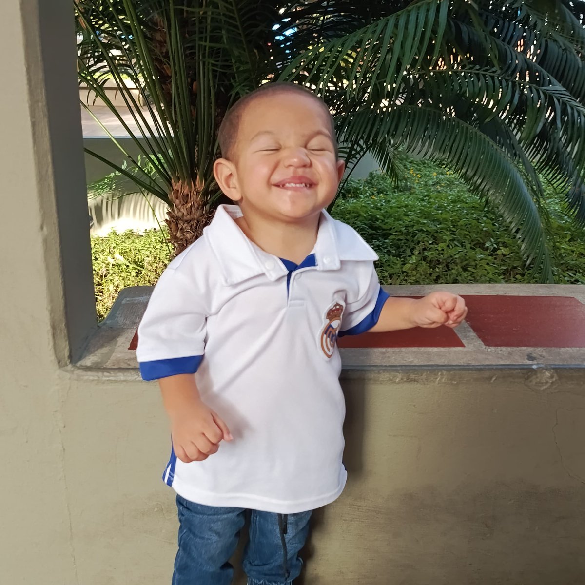 <a href="/YobaniQuintero/">Yobani Quintero M.V. 🐱🐶</a> #ElRetoDeYobani

DÍA 5. ¡RISA!

Hoy vamos a reírnos en nuestro reto, celebrando el #DíaMundialDeLaRisa, posteando una foto de una o varias personas riendo.

#FelizDomingo