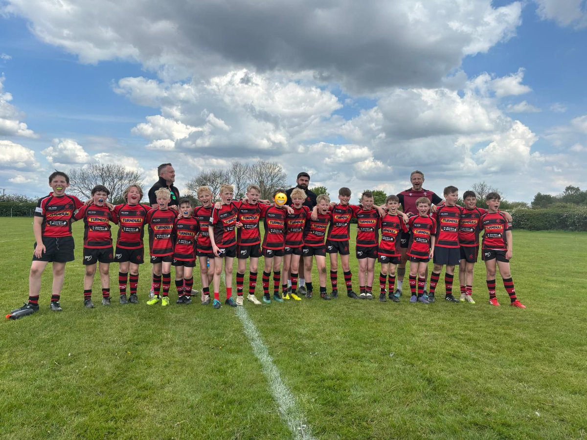 Final day of the @RFU Age Grade season, @SleafordRFC Under 10’s, Under 11’s and Under 12’s visited @newarkrufc for their annual minis festival!!

Great time, great weather, great season and great rugby!

#minisrugby #kidsfirst #endofseason