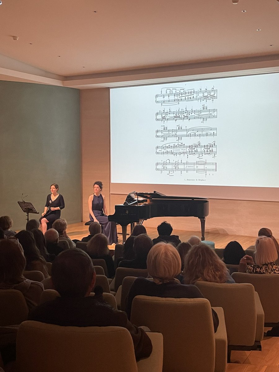#Concert | Ce dimanche apres-midi, concert ludique au musée avec le Duo Æstésis ! Merci aux pianistes Audrey Dumont et Elodie Chech pour ce voyage onirique et sensoriel dans l'univers de Claude Debussy, en lien avec l'exposition 'L'Impressionnisme et la mer'.