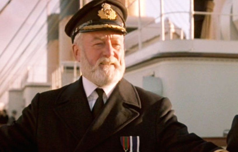 Très attristée d'apprendre le décès de Bernard Hill 🙏 Capitaine du Titanic mais surtout iconique Roi Theoden ! 'Où sont le cheval et le cavalier ? Où est le cor qui sonnait ? Ils sont passés comme la pluie sur les montagnes, comme un vent dans les prairies.'