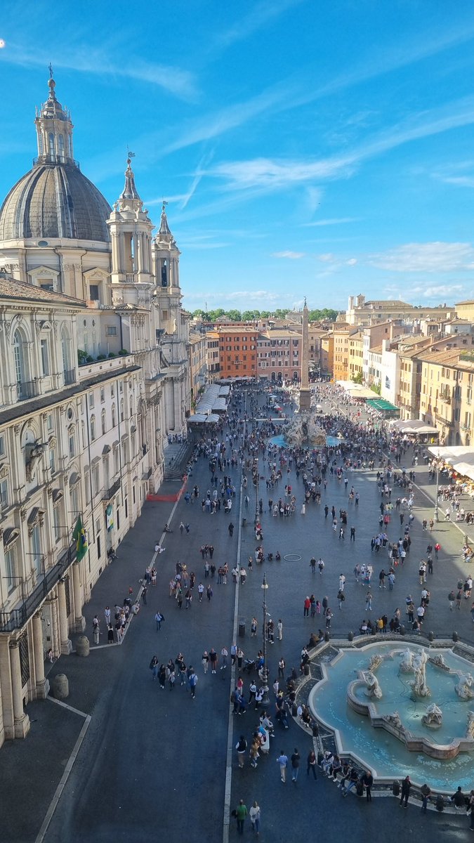 Quanto sarebbe ancora bella Roma, senza averla venduta al turismo, come tutte le città d'arte italiane, senza freni e senza identità