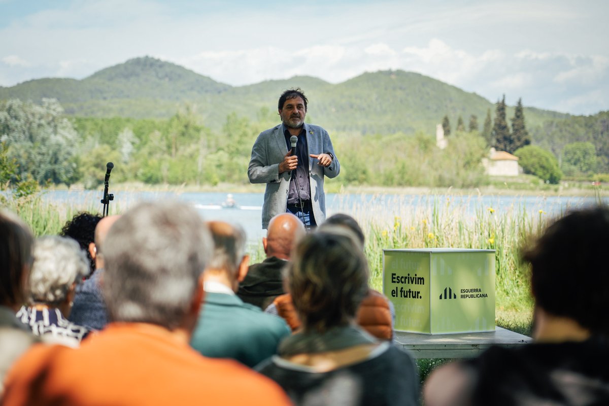 Avui acte electoral a la comarca del Pla de l'Estany.
Parlem també de medi natural i com fer possible el desenvolupament i el respecte als paisatges com del del nostre estimat estany de Banyoles.