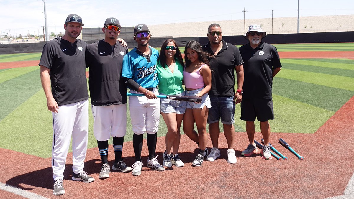 EPCC Baseball held a ceremony to honor its sophomores at their final game as Tejanos. The 13 student-athletes were joined by their families, coaches and teammates. Good luck in your future education and career. #EPCCpride