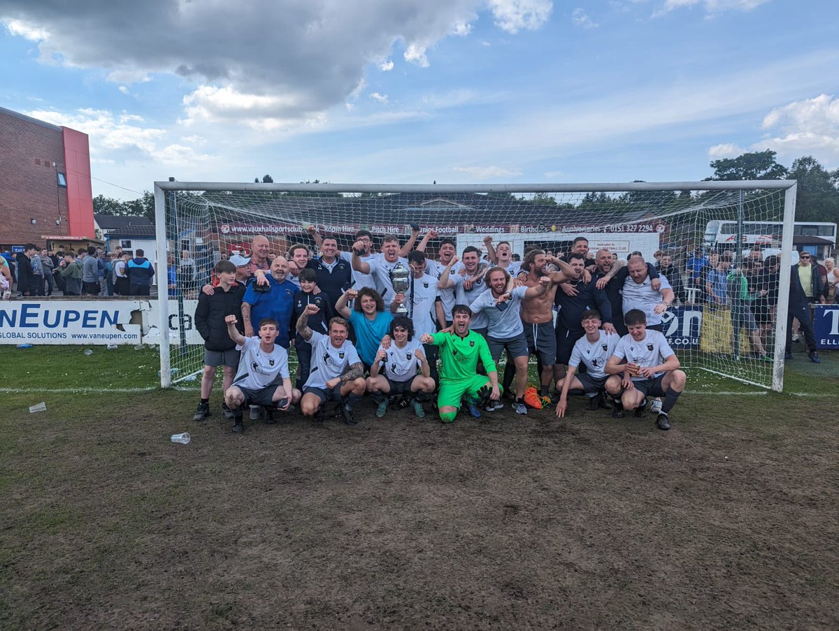 CHESHIRE CUP CHAMPS!!!🏆🏆🏆

Bidston 1 - Rock Ferry 1 
*rock ferry win 5-4 on penos* 

Superb everyone to a man, up the rock ferry fuckin social 👊💙