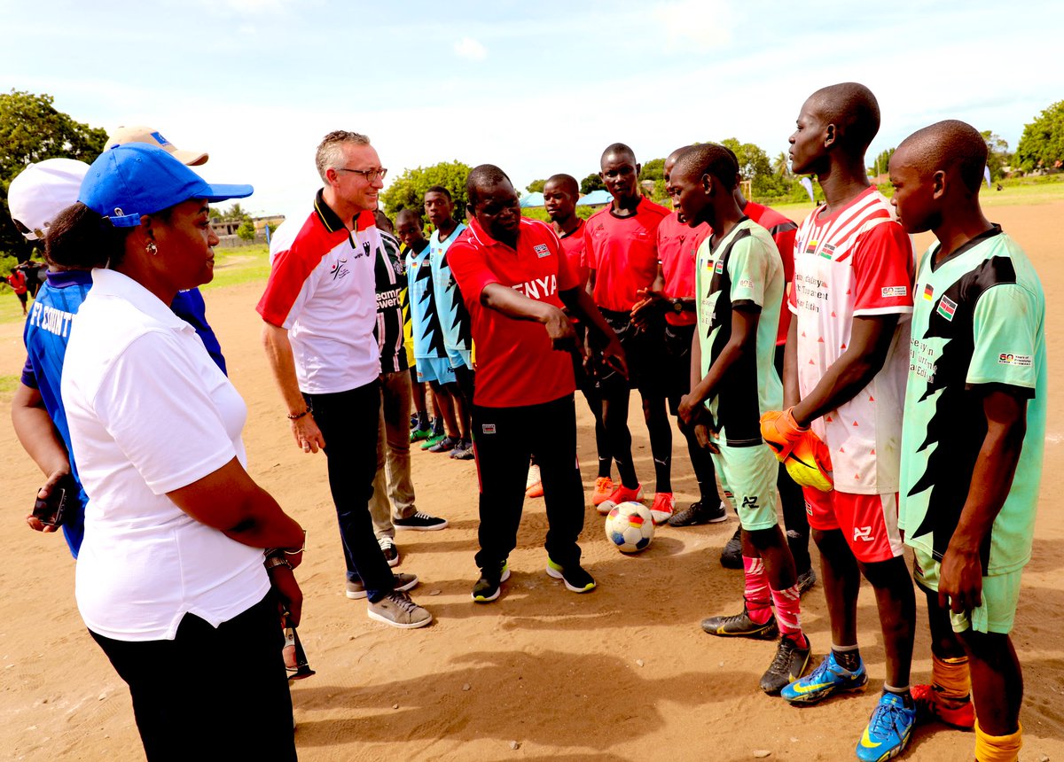 Congratulations to the girls of Kachochoroni school and the boys from Mkongani school for winning 🥇 the Kilifi ⚽️playoffs! We’ll see you at the Europe Day 🇪🇺Tournament finals in Nairobi May 17. 🙏to @GideonMungaroM & @Youthsports003 for hospitality in Malindi! @EUinKenya