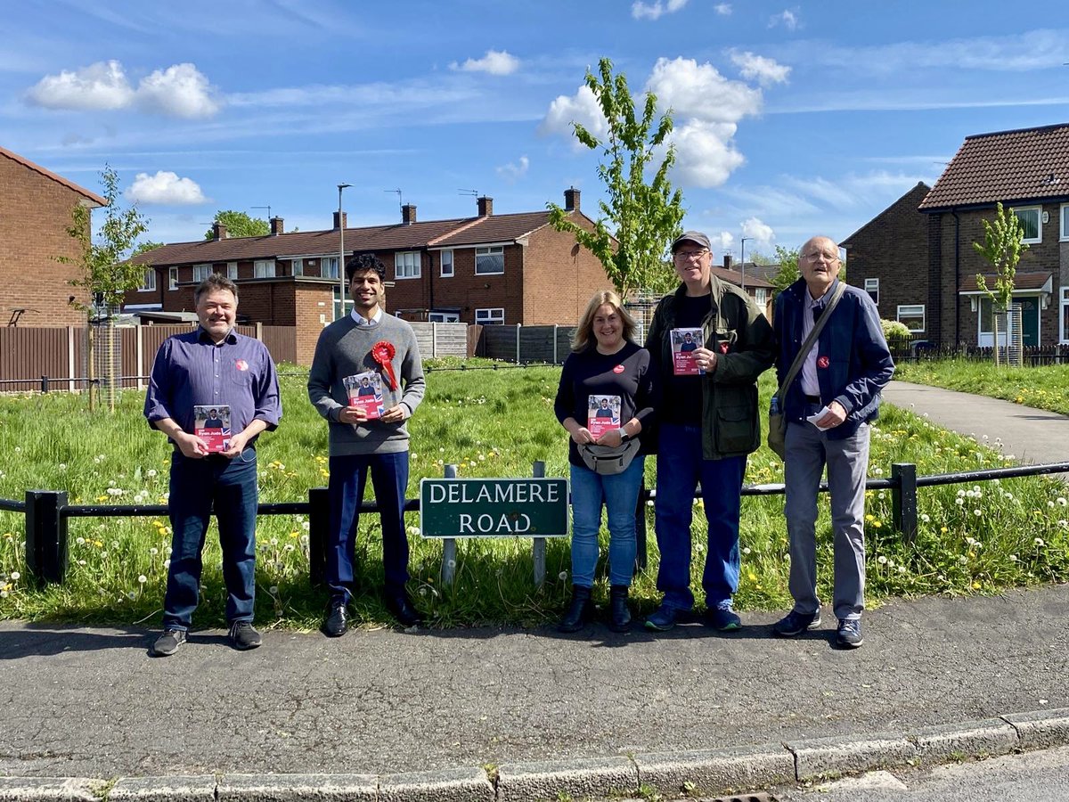 Grateful to the @TattonCLP teams out in Handforth on this sunny bank holiday Sunday! #LabourDoorstep

Voters really excited about the chance to get their first ever Labour MP here in Tatton. Change is coming. 🌹