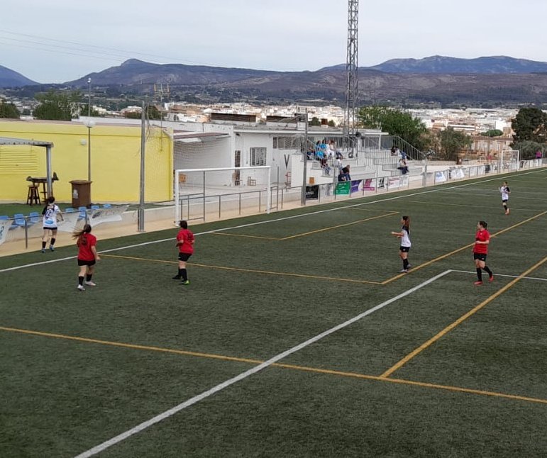 ⏩ Està en joc la 2a meitat a La Puríssima amb la derrota momentània de l'Amateur Femení per 0-2 🆚 @CamporroblesFem , qui al descans ja guanyava a les de @PepePlaRos per la mínima