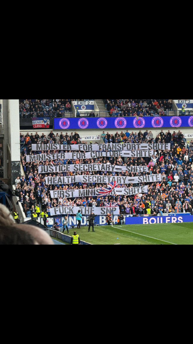 🚨🏴󠁧󠁢󠁳󠁣󠁴󠁿 Glasgow Rangers Fans earlier today with a clear message aimed at Humza Yousaf & The Scottish National Party 

Bravo Rangers Bravo 👏👏👏
