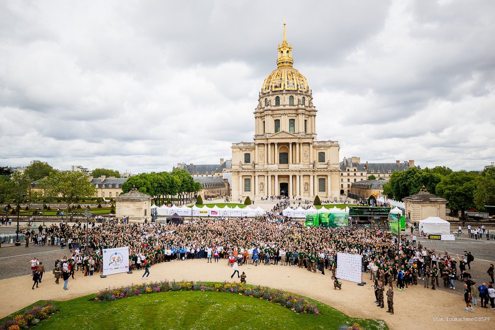 Gouverneur militaire de Paris (GMP) (@gouv_mili_paris) on Twitter photo Mille mercis et bravo à tous les sportifs civils et militaires qui ont participé à la 2e édition de nos Courses solidaires au profit du <a href="/BleuetFrance/">Bleuet de France</a>, auxquels nous devons une récolte de dons considérable pour celles et ceux que soutient l’Œuvre nationale du Bleuet de France. Mille mercis et bravo à tous les sportifs civils et militaires qui ont participé à la 2e édition de nos Courses solidaires au profit du <a href="/BleuetFrance/">Bleuet de France</a>, auxquels nous devons une récolte de dons considérable pour celles et ceux que soutient l’Œuvre nationale du Bleuet de France.