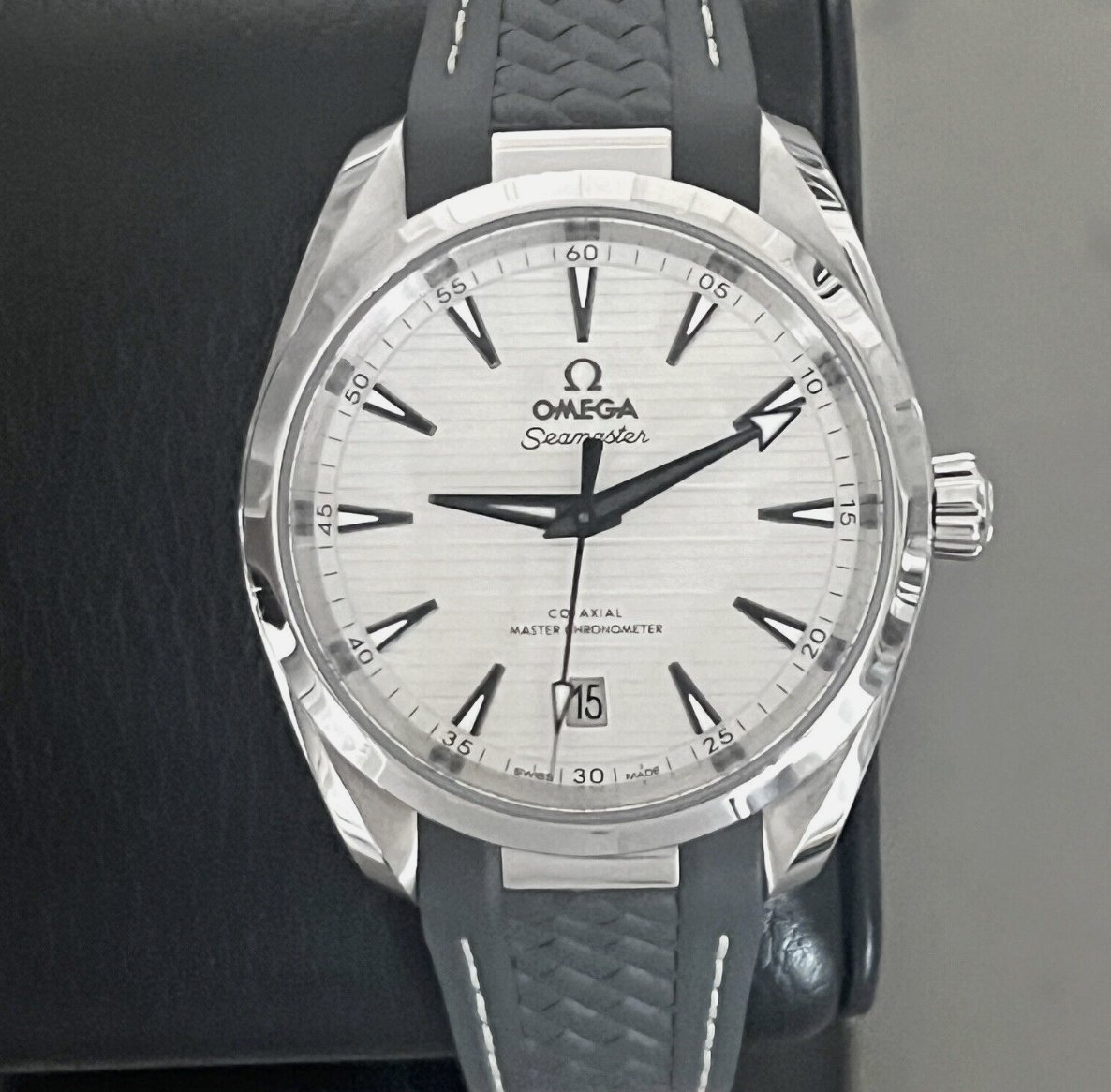 Omega Aqua Terra 38mm 220.12.38.20.02.001 (Full Set With Extra OEM Strap)

For sale by @refinedhorology

$4,950

#omega #watches #valueyourwatch #watchmarketplace #luxury #luxurylife #entrereneur #luxurywatch #luxurywatches #luxurydesign #businesswatch #watchfam