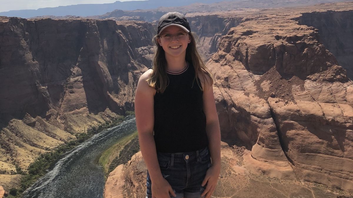 Hannah McGraw started her sample collection of smacoviruses in wild horses from the Salt River in 2022, the first viruses of their kind discovered in Arizona. Learn more about Hannah McGraw’s thesis project and her ASU journey in this article. Read more: buff.ly/3WnoE1x