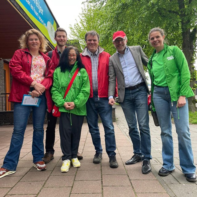 Gisteren, 4 mei, GroenLinks PvdA in de buurt omgeving Kors Breijerschool in Weesp samen met kandidaat #6 voor verkiezingen EU parlement GroenLinks PvdA Thijs Reuten.
Onder andere gesignaleerd tijdens gesprekken aan de deur:  (1/2)
#Hogeweij #Weesp #EP2024 #GroenLinksPvdA @gl_pvda