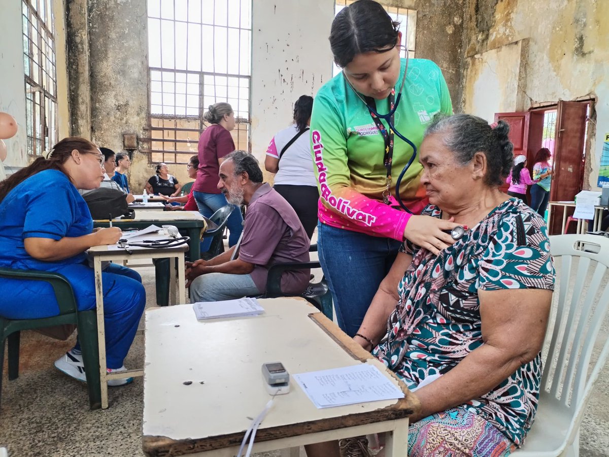 Justicia social para nuestro pueblo, gracias a las políticas del presidente @NicolasMaduro se logran estas jornadas de atención integral a los ciudadanos #LasSancionesNoNosDetienen