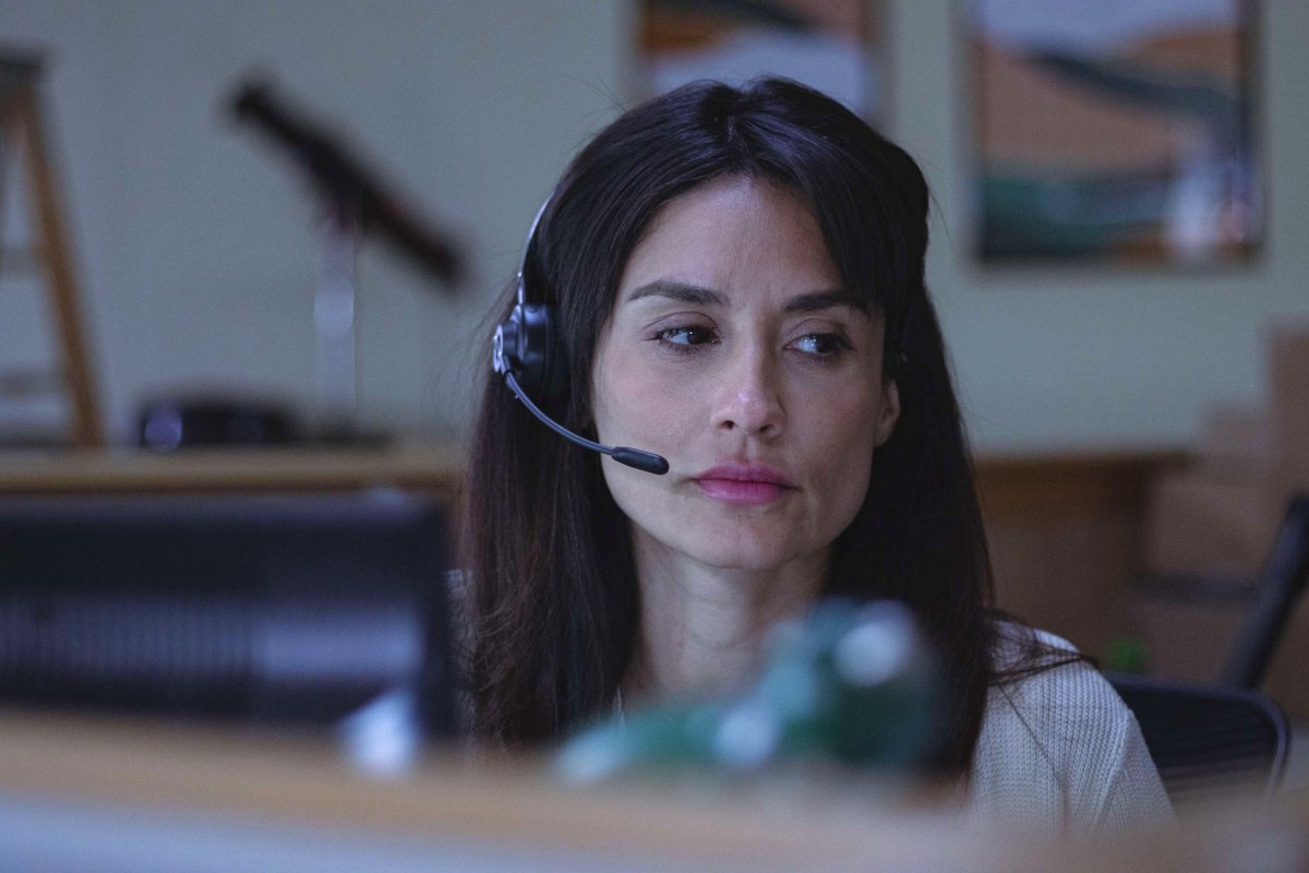 Will this bank customer service rep dealing with a threatening caller survive her shift? Find out when you watch #MyLifeIsOnTheLine tonight at 8pm/7c on Lifetime