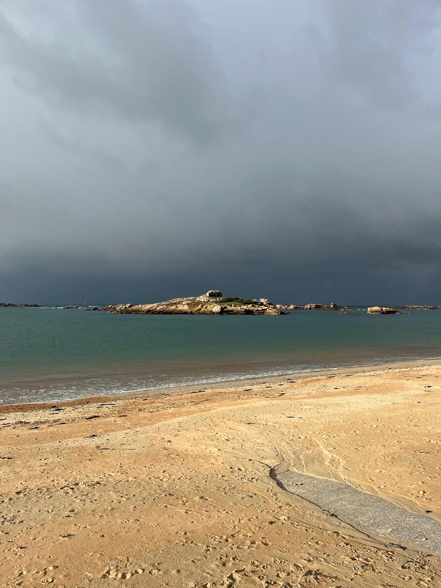 @sanga_kai Avant la pluie, Trégastel , Côtes d'Armor