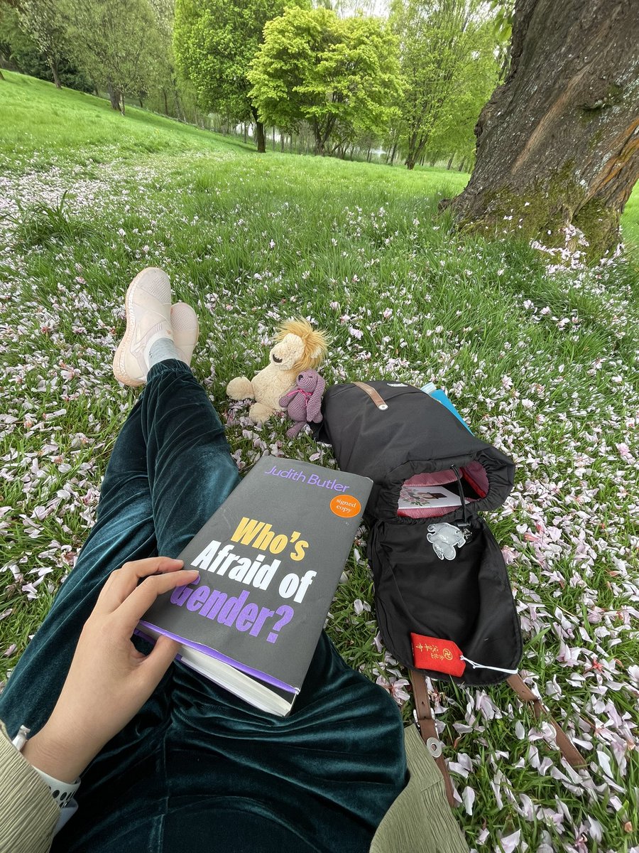 Having a good time reading under a cherry blossoming tree on Sunday afternoon at @StirUni