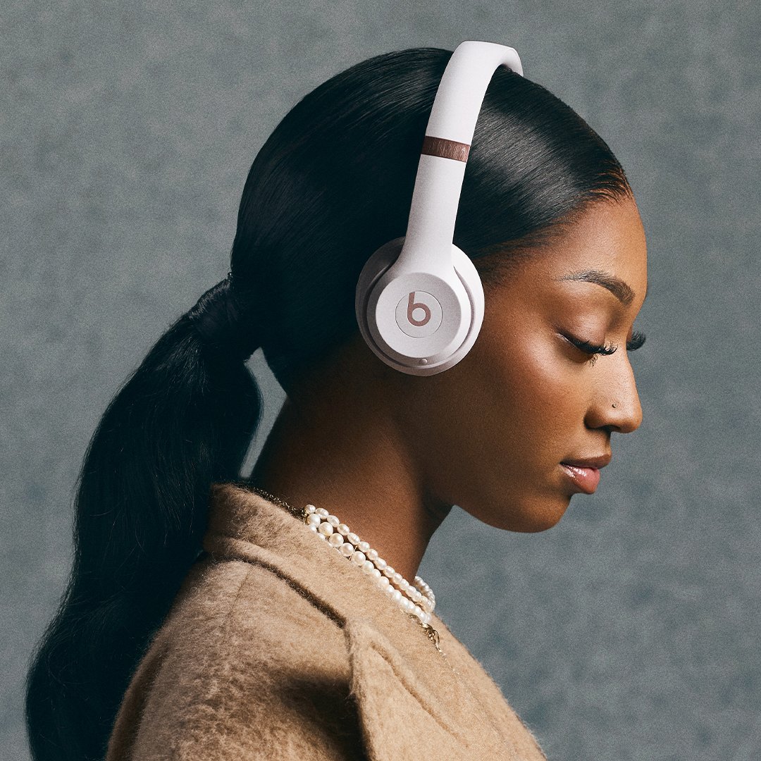 beatsbydre's tweet image. We can't promise the Beats Solo 4 will help you ball like @Reese10Angel , but you will look, sound and feel good while you try 😏