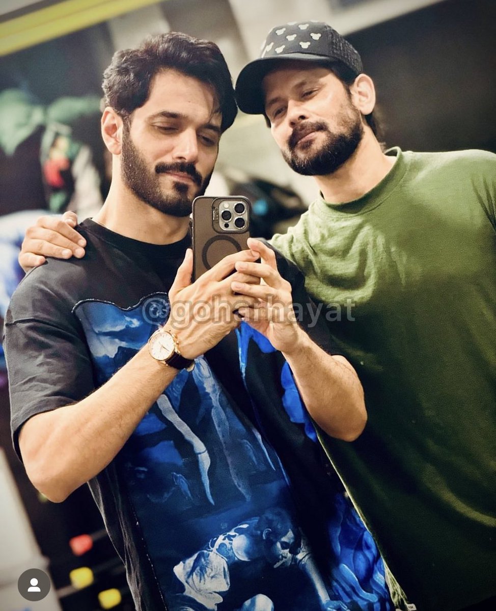 Wajju stop looking so HOT every fckn time mann…. 🥵 
I love his gel free hair and the smirk 
Also the shirt 👀
#WahajAli